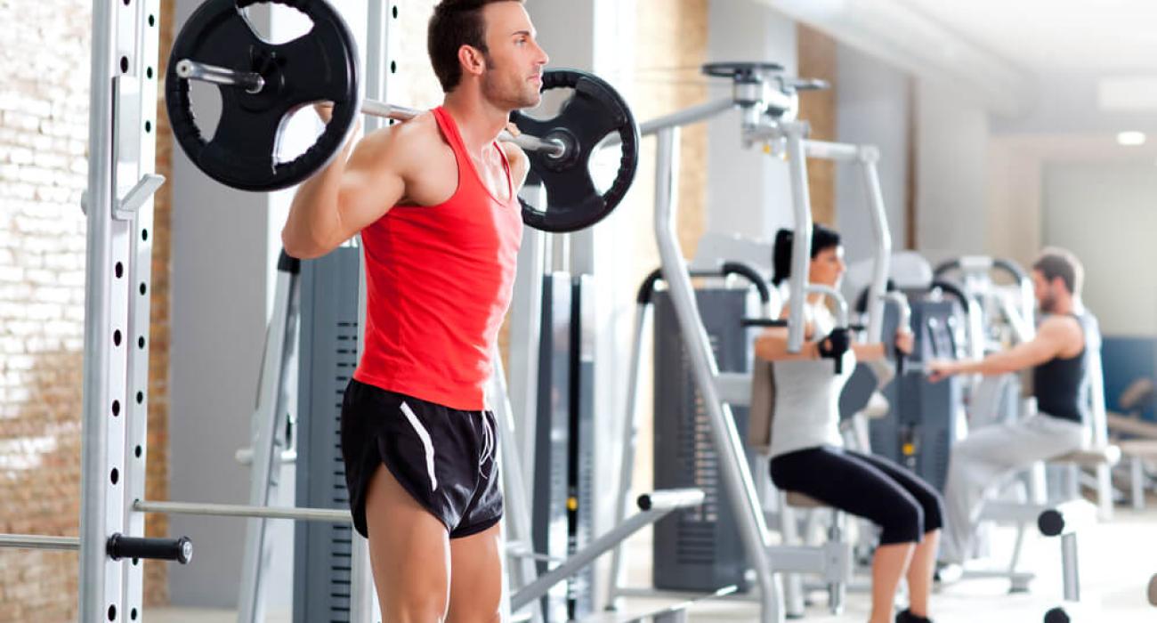 Wat je allemaal tegenkomt in de sportschool: spierbundels, zwaargewichten en explosieve kracht